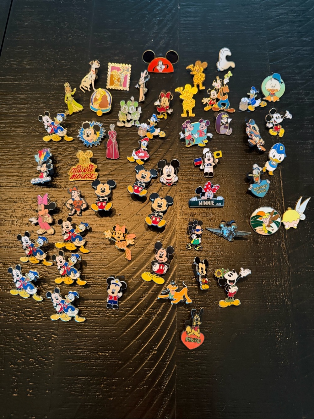 Disney Mickey & Friends Assorted Enamel Trading Pins Official Disneyland VNT